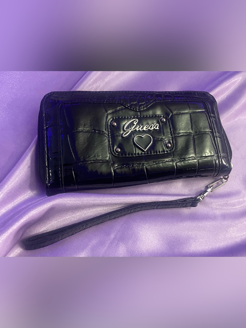 Vintage y2k Guess Black Croc-Embossed Patent Wristlet Wallet with Heart Logo